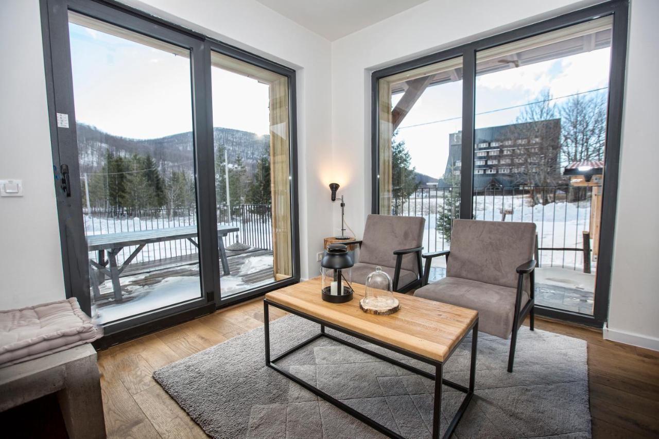 Modern Alpine Monsalbius Chalet Baske Ostarije Dış mekan fotoğraf