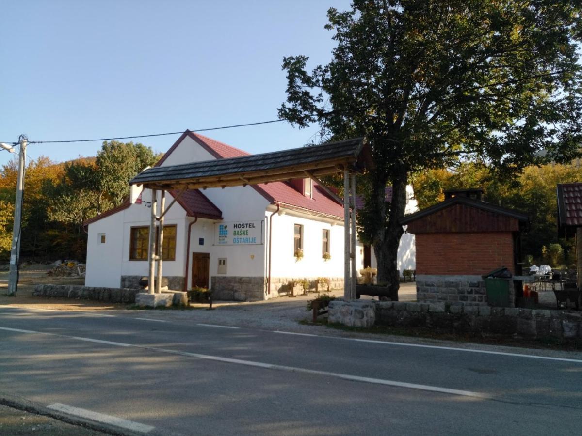 Modern Alpine Monsalbius Chalet Baske Ostarije Dış mekan fotoğraf