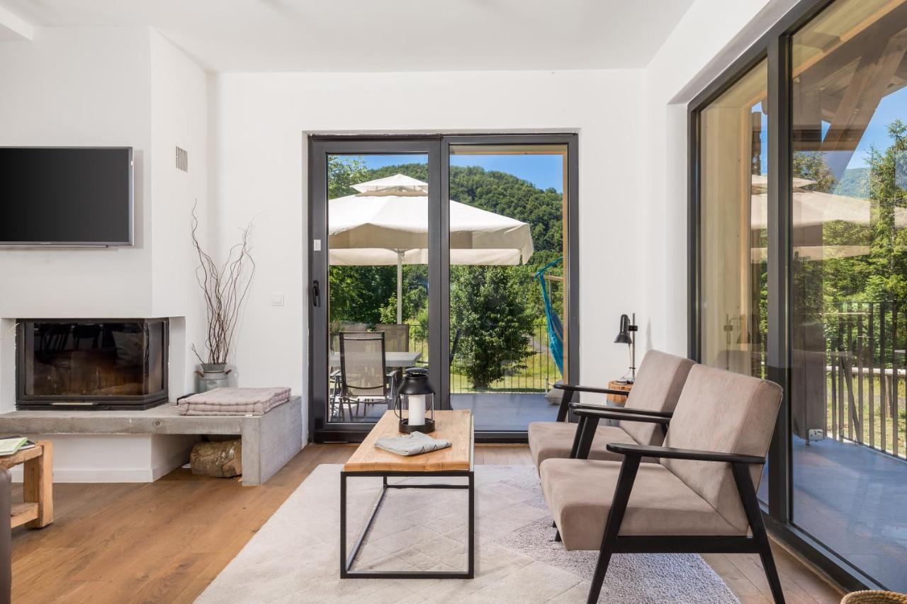 Modern Alpine Monsalbius Chalet Baske Ostarije Dış mekan fotoğraf