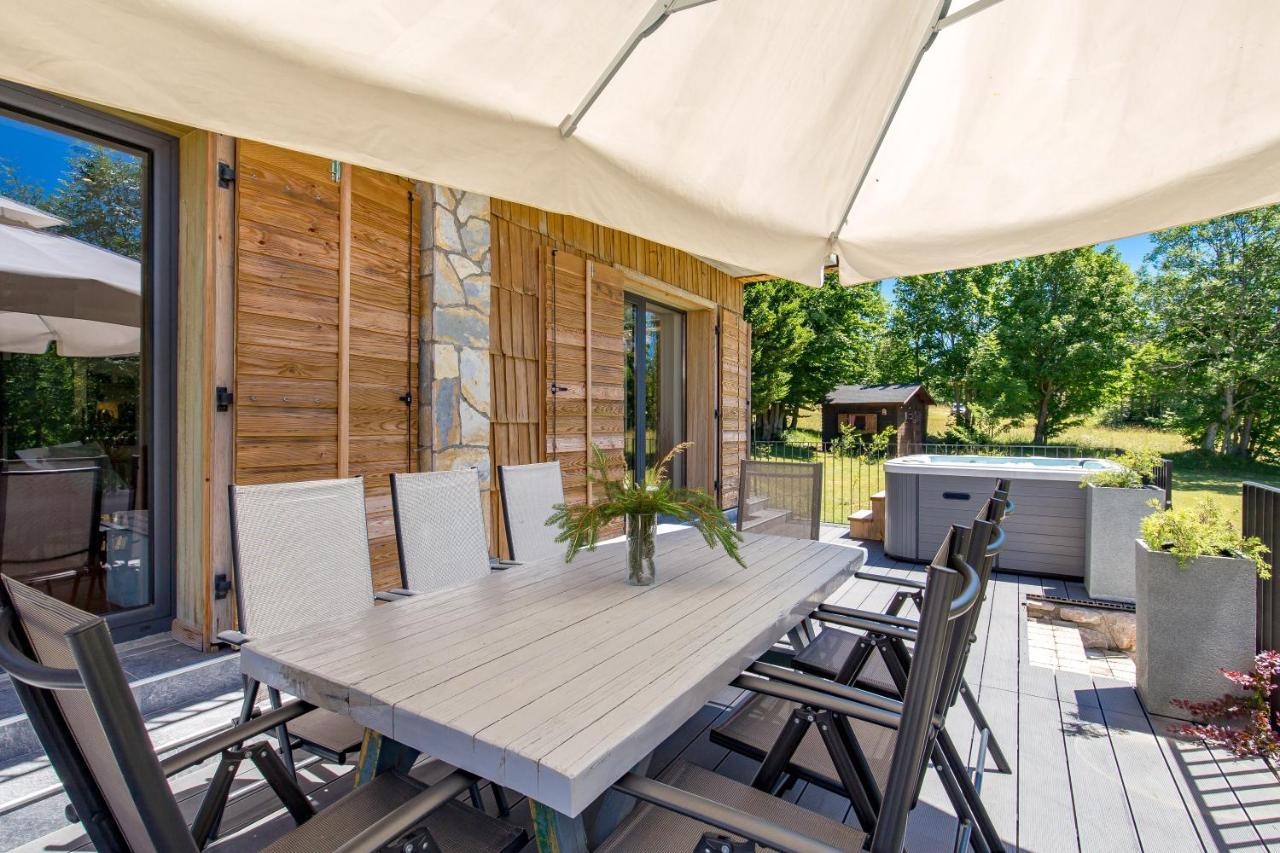 Modern Alpine Monsalbius Chalet Baske Ostarije Dış mekan fotoğraf